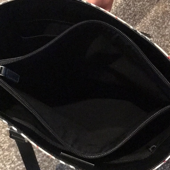 Burberry Nova Check Bucket Shoulder Bag - Picture 9 of 10